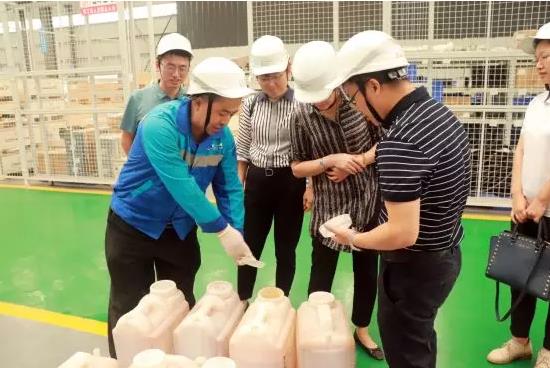 中石化節(jié)能環(huán)保公司及西南局領導蒞臨我司參觀油氣田廢水處理