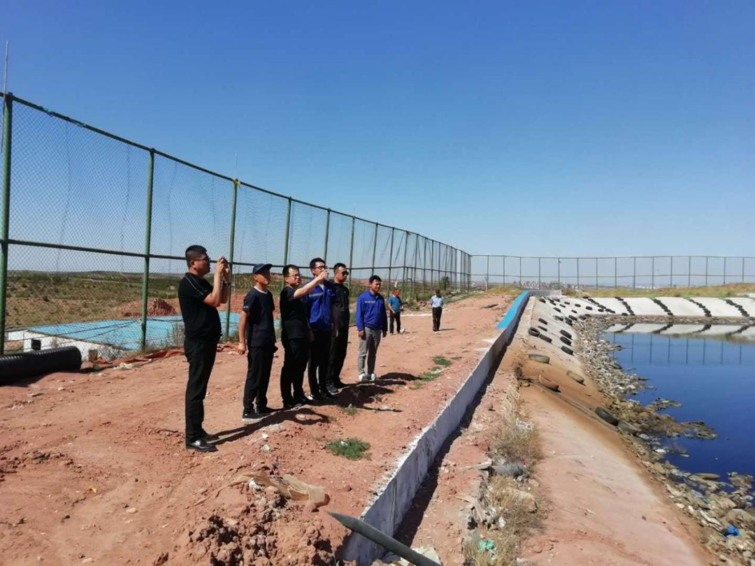 內(nèi)蒙環(huán)投呂總陪同康巴什區(qū)公用局局長(zhǎng)及環(huán)保局各領(lǐng)導(dǎo)蒞臨碩特環(huán)保康巴什區(qū)項(xiàng)目現(xiàn)場(chǎng)考察